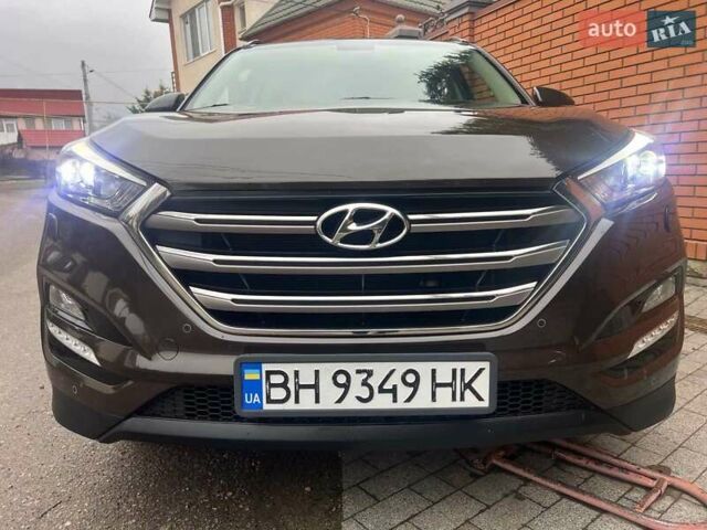 Коричневий Хендай Туксон, об'ємом двигуна 2 л та пробігом 108 тис. км за 18700 $, фото 4 на Automoto.ua
