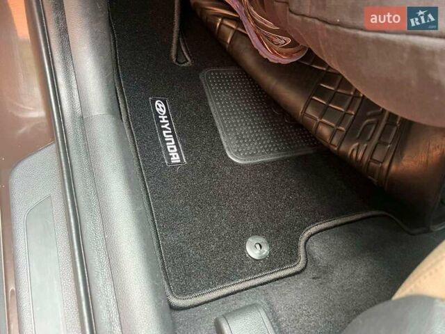 Коричневий Хендай Туксон, об'ємом двигуна 2 л та пробігом 108 тис. км за 18700 $, фото 31 на Automoto.ua
