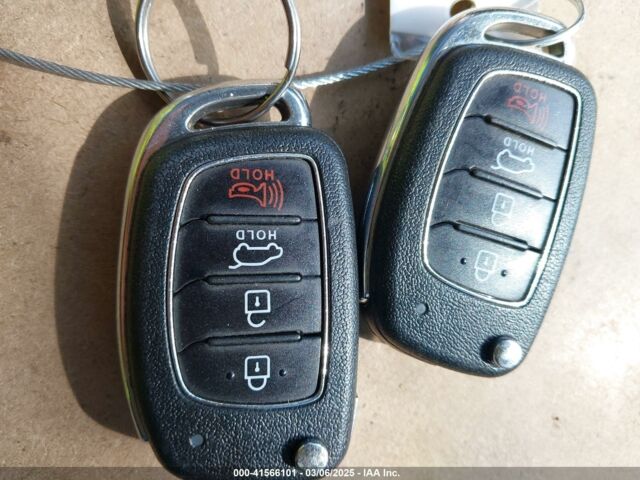 Коричневый Хендай Туксон, объемом двигателя 2 л и пробегом 143 тыс. км за 11550 $, фото 10 на Automoto.ua