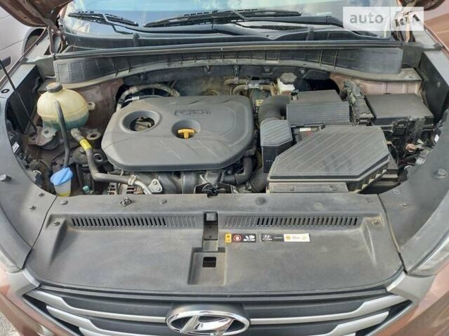 Коричневий Хендай Туксон, об'ємом двигуна 2 л та пробігом 115 тис. км за 15000 $, фото 8 на Automoto.ua