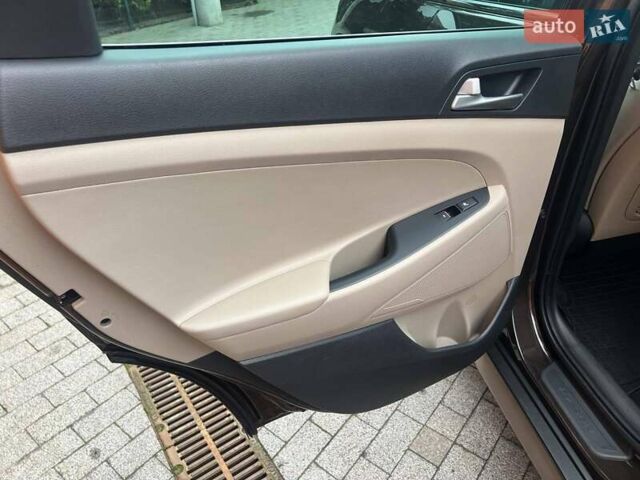 Коричневий Хендай Туксон, об'ємом двигуна 2 л та пробігом 108 тис. км за 18700 $, фото 48 на Automoto.ua