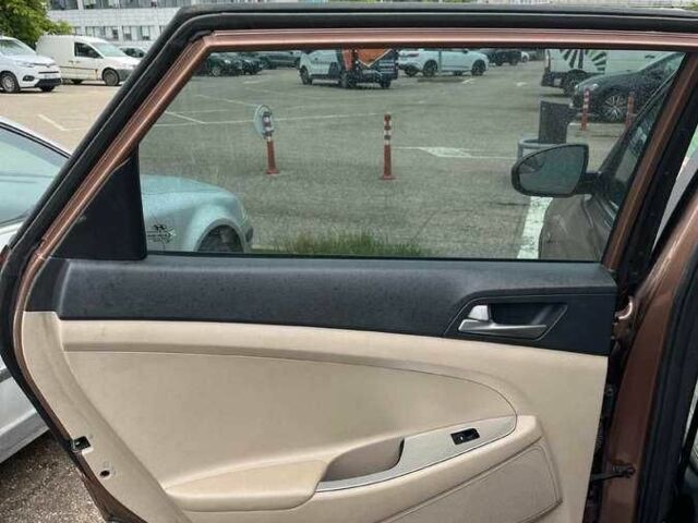 Хендай Туксон 2017 в Киеве на Automoto.ua Коричневый Хендай Туксон, объемом двигателя 0 л и пробегом 78 тыс. км за 9600 $, фото 11 на Automoto.ua