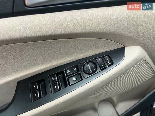 Коричневий Хендай Туксон, об'ємом двигуна 2 л та пробігом 108 тис. км за 18700 $, фото 17 на Automoto.ua