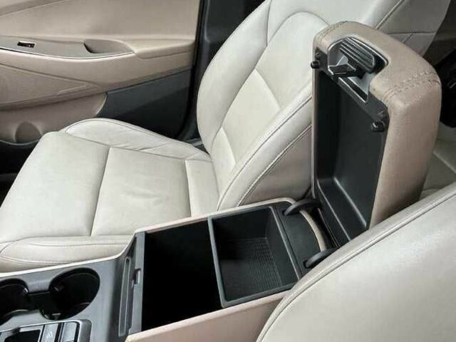 Хендай Туксон 2017 в Киеве на Automoto.ua Коричневый Хендай Туксон, объемом двигателя 0 л и пробегом 78 тыс. км за 9600 $, фото 8 на Automoto.ua