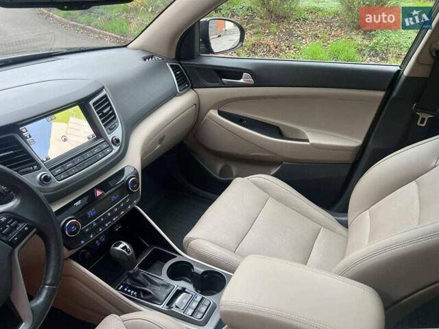Коричневий Хендай Туксон, об'ємом двигуна 2 л та пробігом 108 тис. км за 18700 $, фото 33 на Automoto.ua