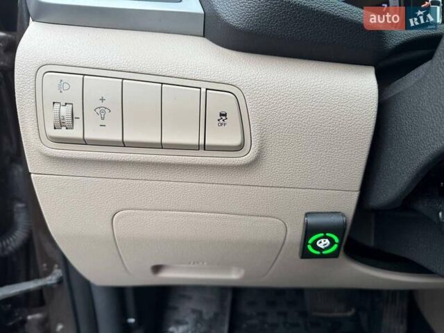 Коричневый Хендай Туксон, объемом двигателя 2 л и пробегом 115 тыс. км за 20990 $, фото 16 на Automoto.ua