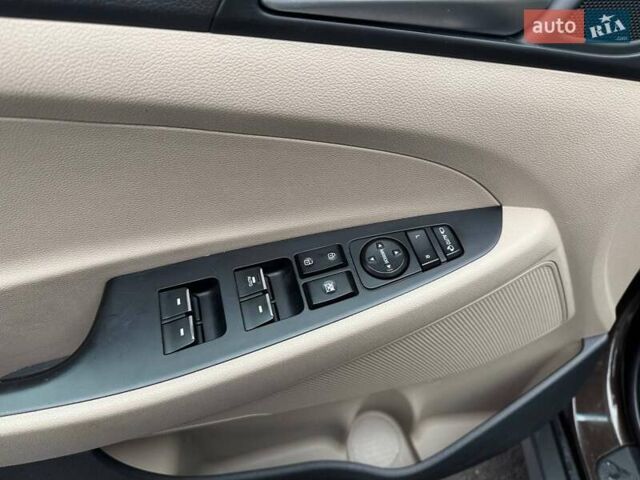 Коричневый Хендай Туксон, объемом двигателя 2 л и пробегом 115 тыс. км за 20990 $, фото 15 на Automoto.ua