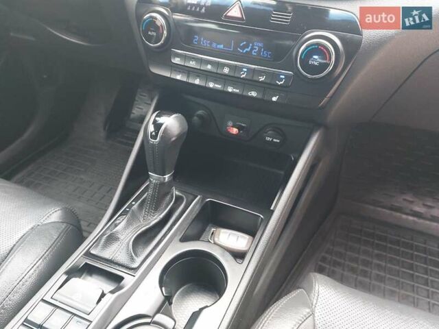 Коричневий Хендай Туксон, об'ємом двигуна 2 л та пробігом 87 тис. км за 19300 $, фото 18 на Automoto.ua