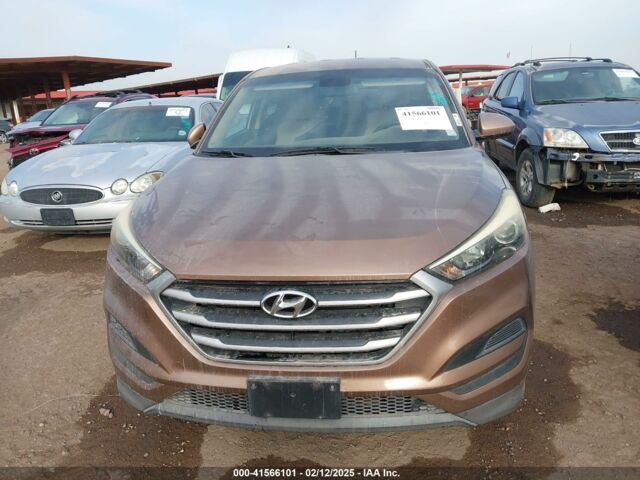 Коричневый Хендай Туксон, объемом двигателя 2 л и пробегом 143 тыс. км за 11550 $, фото 1 на Automoto.ua