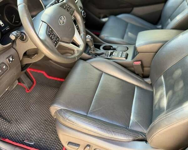 Коричневый Хендай Туксон, объемом двигателя 2 л и пробегом 98 тыс. км за 22000 $, фото 7 на Automoto.ua