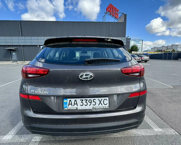 Коричневый Хендай Туксон, объемом двигателя 2 л и пробегом 99 тыс. км за 21000 $, фото 2 на Automoto.ua