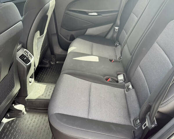 Коричневый Хендай Туксон, объемом двигателя 2 л и пробегом 99 тыс. км за 21000 $, фото 8 на Automoto.ua