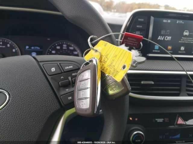 Красный Хендай Туксон, объемом двигателя 2.4 л и пробегом 12 тыс. км за 12000 $, фото 14 на Automoto.ua