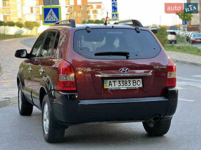 Червоний Хендай Туксон, об'ємом двигуна 2 л та пробігом 228 тис. км за 5999 $, фото 20 на Automoto.ua