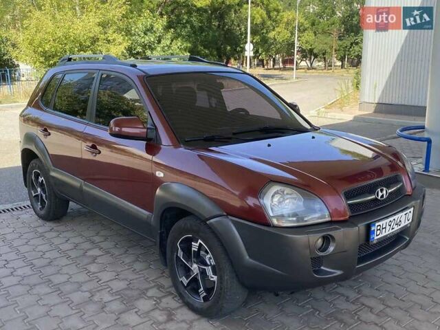 Червоний Хендай Туксон, об'ємом двигуна 1.99 л та пробігом 246 тис. км за 8200 $, фото 6 на Automoto.ua