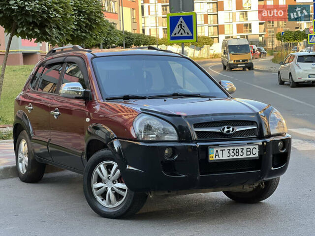 Червоний Хендай Туксон, об'ємом двигуна 2 л та пробігом 228 тис. км за 5999 $, фото 1 на Automoto.ua