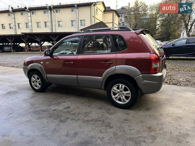 Красный Хендай Туксон, объемом двигателя 1.99 л и пробегом 145 тыс. км за 7999 $, фото 16 на Automoto.ua
