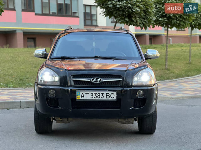 Червоний Хендай Туксон, об'ємом двигуна 2 л та пробігом 228 тис. км за 5999 $, фото 9 на Automoto.ua