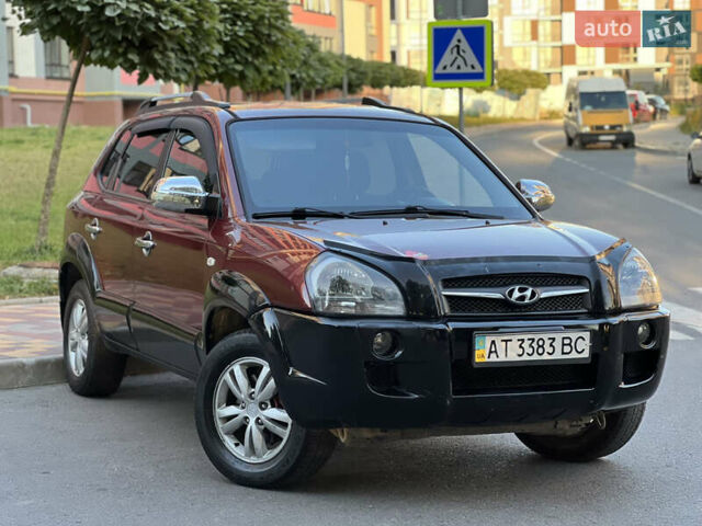 Червоний Хендай Туксон, об'ємом двигуна 2 л та пробігом 228 тис. км за 5999 $, фото 4 на Automoto.ua