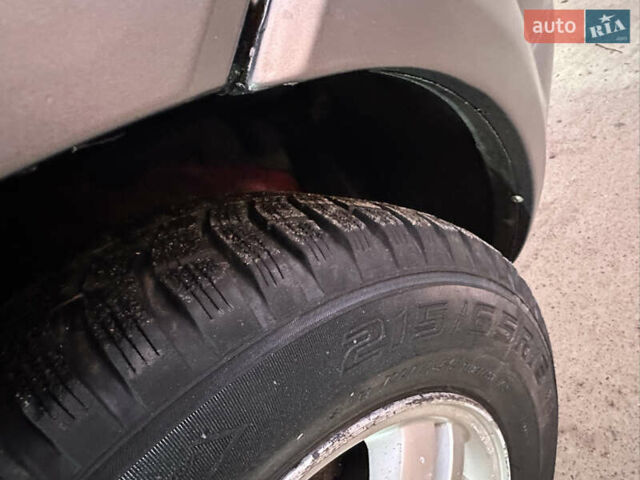 Красный Хендай Туксон, объемом двигателя 1.99 л и пробегом 145 тыс. км за 7999 $, фото 36 на Automoto.ua