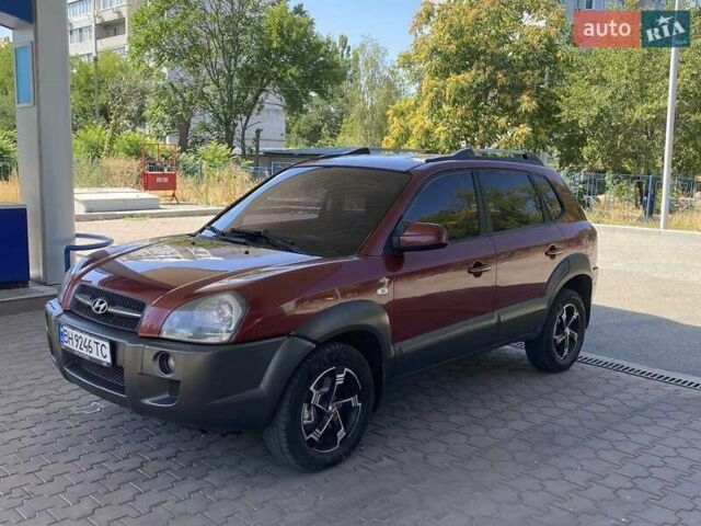 Червоний Хендай Туксон, об'ємом двигуна 1.99 л та пробігом 246 тис. км за 8200 $, фото 18 на Automoto.ua
