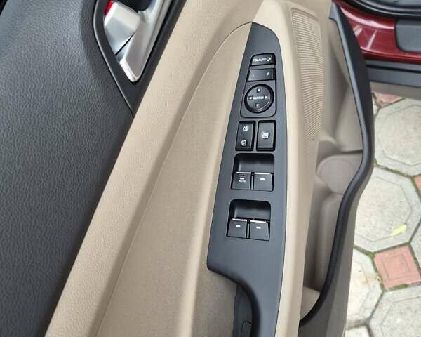 Красный Хендай Туксон, объемом двигателя 2 л и пробегом 97 тыс. км за 20500 $, фото 22 на Automoto.ua