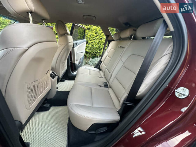 Червоний Хендай Туксон, об'ємом двигуна 2 л та пробігом 170 тис. км за 17999 $, фото 29 на Automoto.ua