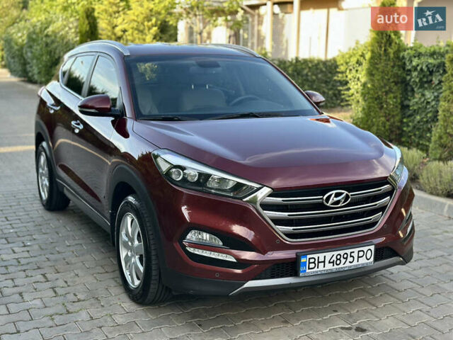 Червоний Хендай Туксон, об'ємом двигуна 2 л та пробігом 170 тис. км за 17999 $, фото 13 на Automoto.ua