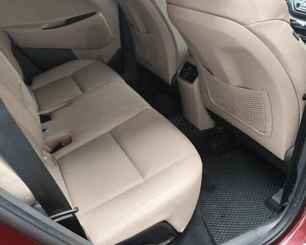 Красный Хендай Туксон, объемом двигателя 2.02 л и пробегом 110 тыс. км за 19800 $, фото 55 на Automoto.ua