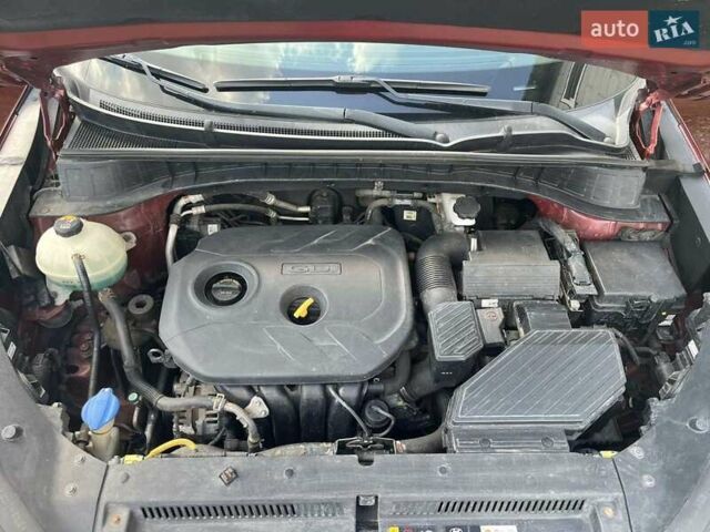 Червоний Хендай Туксон, об'ємом двигуна 2 л та пробігом 101 тис. км за 15700 $, фото 26 на Automoto.ua