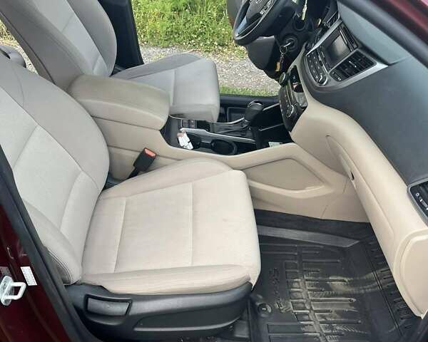 Червоний Хендай Туксон, об'ємом двигуна 2 л та пробігом 101 тис. км за 15700 $, фото 5 на Automoto.ua
