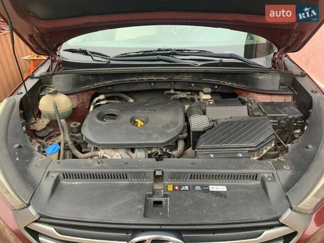 Красный Хендай Туксон, объемом двигателя 2 л и пробегом 123 тыс. км за 15300 $, фото 17 на Automoto.ua