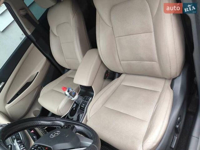 Красный Хендай Туксон, объемом двигателя 2.02 л и пробегом 110 тыс. км за 19800 $, фото 59 на Automoto.ua