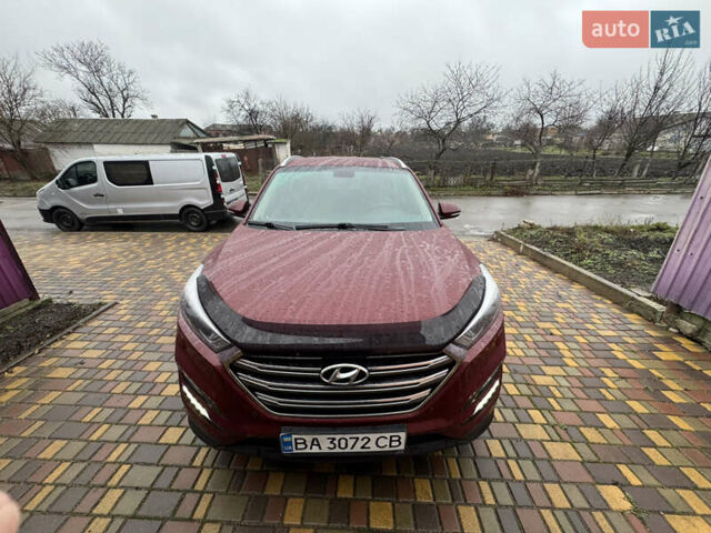 Красный Хендай Туксон, объемом двигателя 2 л и пробегом 110 тыс. км за 17000 $, фото 8 на Automoto.ua