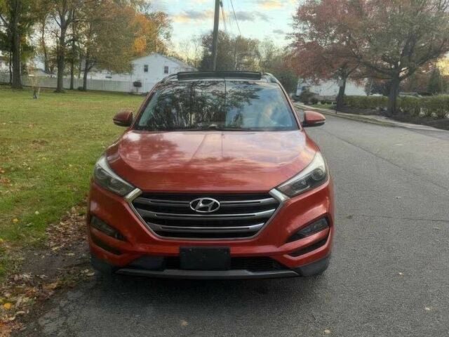 Червоний Хендай Туксон, об'ємом двигуна 1.6 л та пробігом 72 тис. км за 15500 $, фото 1 на Automoto.ua