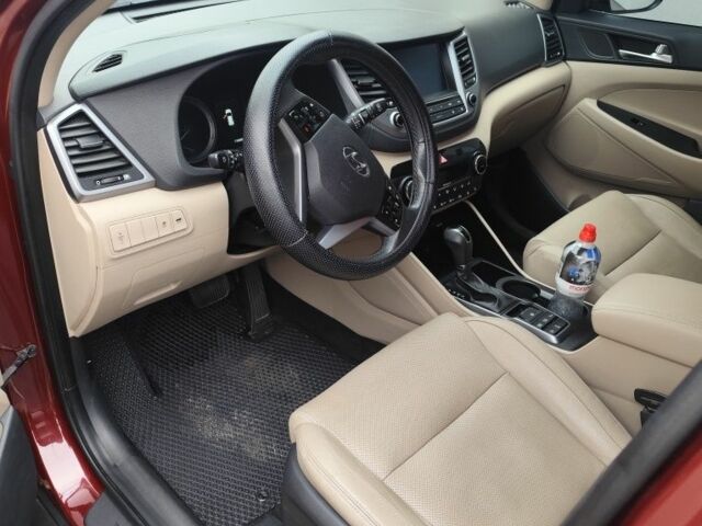 Червоний Хендай Туксон, об'ємом двигуна 2 л та пробігом 110 тис. км за 19800 $, фото 7 на Automoto.ua