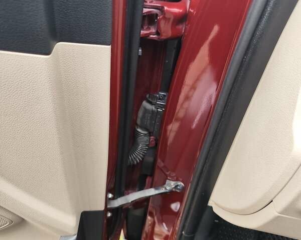 Красный Хендай Туксон, объемом двигателя 2.02 л и пробегом 110 тыс. км за 19800 $, фото 16 на Automoto.ua