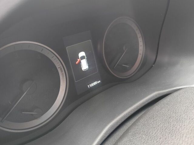 Червоний Хендай Туксон, об'ємом двигуна 2 л та пробігом 110 тис. км за 19800 $, фото 23 на Automoto.ua