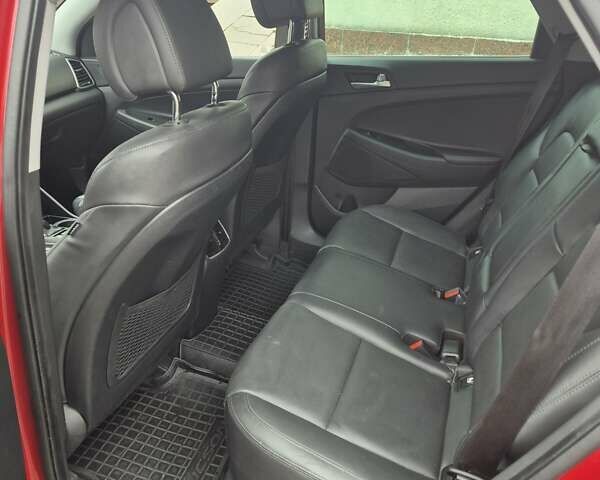 Червоний Хендай Туксон, об'ємом двигуна 2 л та пробігом 39 тис. км за 19550 $, фото 6 на Automoto.ua