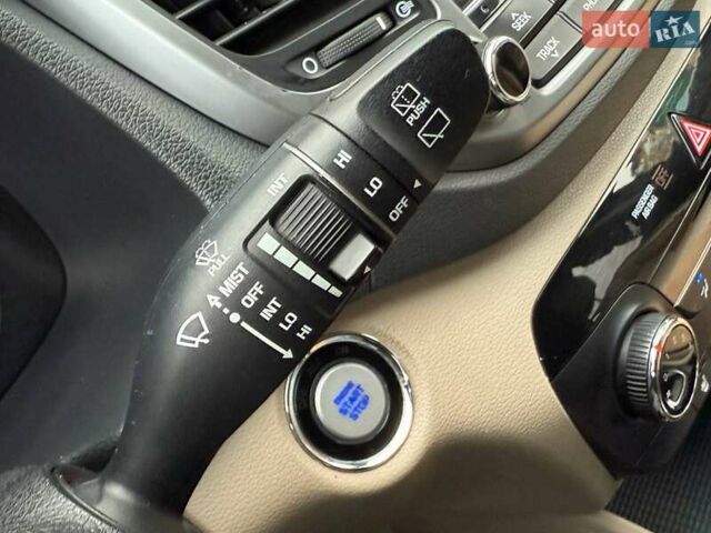 Червоний Хендай Туксон, об'ємом двигуна 1.59 л та пробігом 117 тис. км за 15890 $, фото 23 на Automoto.ua