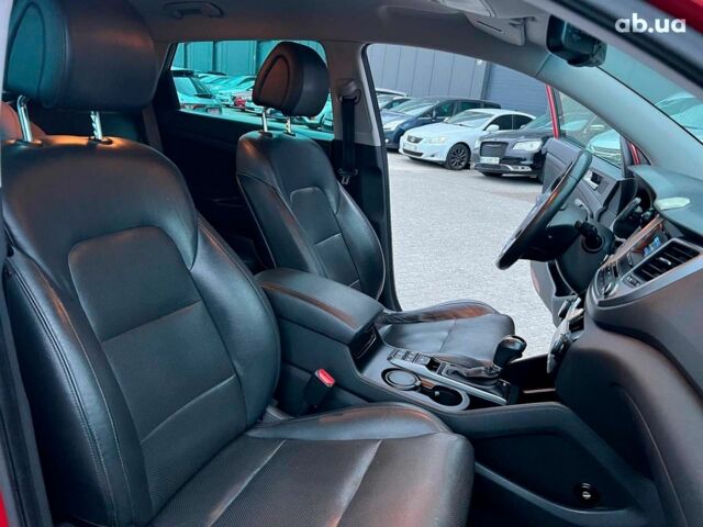 Червоний Хендай Туксон, об'ємом двигуна 2 л та пробігом 136 тис. км за 18690 $, фото 38 на Automoto.ua
