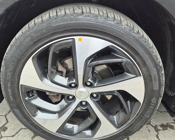 Червоний Хендай Туксон, об'ємом двигуна 2 л та пробігом 39 тис. км за 19550 $, фото 24 на Automoto.ua