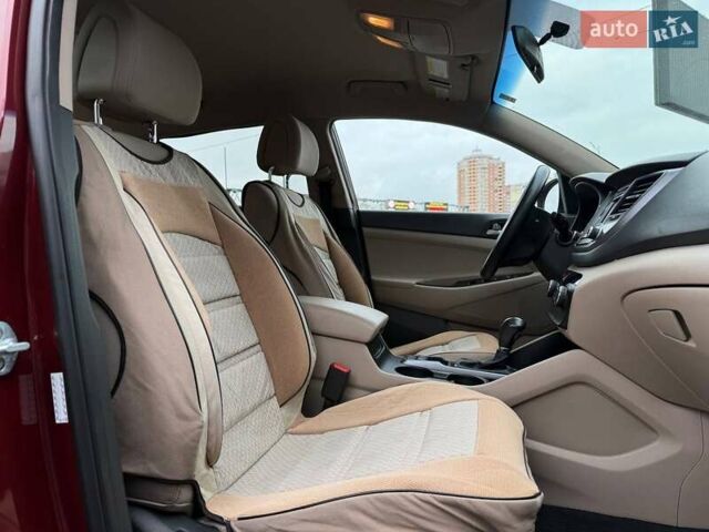 Червоний Хендай Туксон, об'ємом двигуна 1.59 л та пробігом 117 тис. км за 15890 $, фото 12 на Automoto.ua