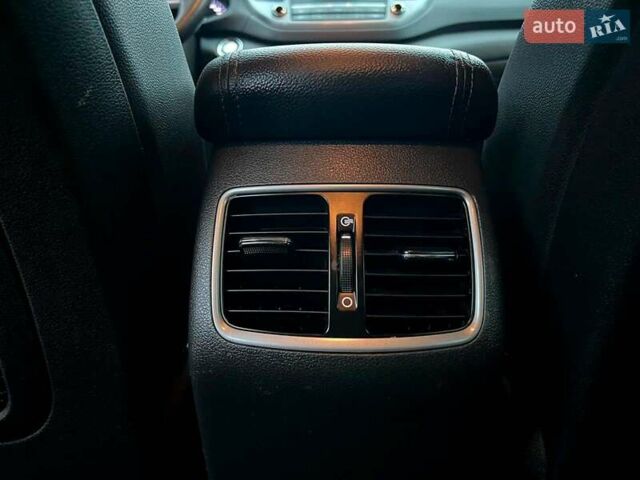 Червоний Хендай Туксон, об'ємом двигуна 2 л та пробігом 136 тис. км за 18690 $, фото 37 на Automoto.ua