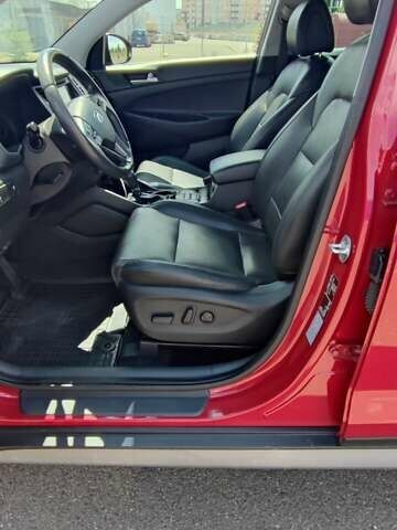 Червоний Хендай Туксон, об'ємом двигуна 2 л та пробігом 72 тис. км за 21500 $, фото 5 на Automoto.ua