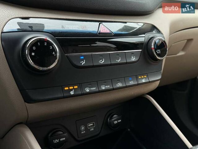 Червоний Хендай Туксон, об'ємом двигуна 1.59 л та пробігом 117 тис. км за 15890 $, фото 26 на Automoto.ua