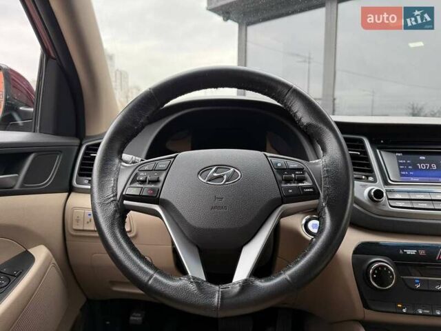 Червоний Хендай Туксон, об'ємом двигуна 1.59 л та пробігом 117 тис. км за 15890 $, фото 16 на Automoto.ua