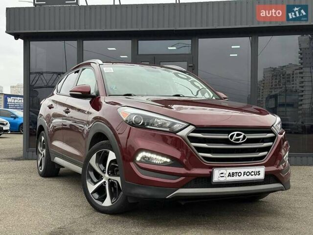 Червоний Хендай Туксон, об'ємом двигуна 1.59 л та пробігом 117 тис. км за 15890 $, фото 1 на Automoto.ua