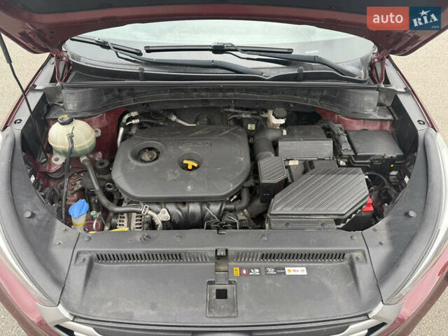 Червоний Хендай Туксон, об'ємом двигуна 2 л та пробігом 93 тис. км за 16500 $, фото 7 на Automoto.ua