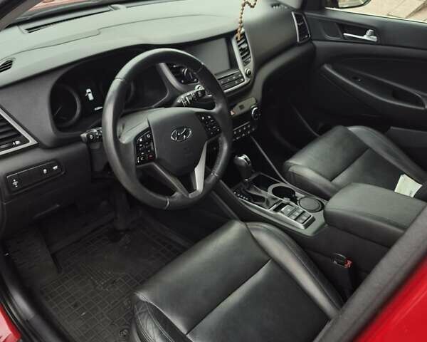 Червоний Хендай Туксон, об'ємом двигуна 2 л та пробігом 39 тис. км за 19550 $, фото 27 на Automoto.ua